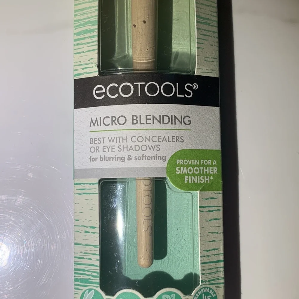 💄💋EcoTools Micro Blending Makeup Brush - NWT💄💋
